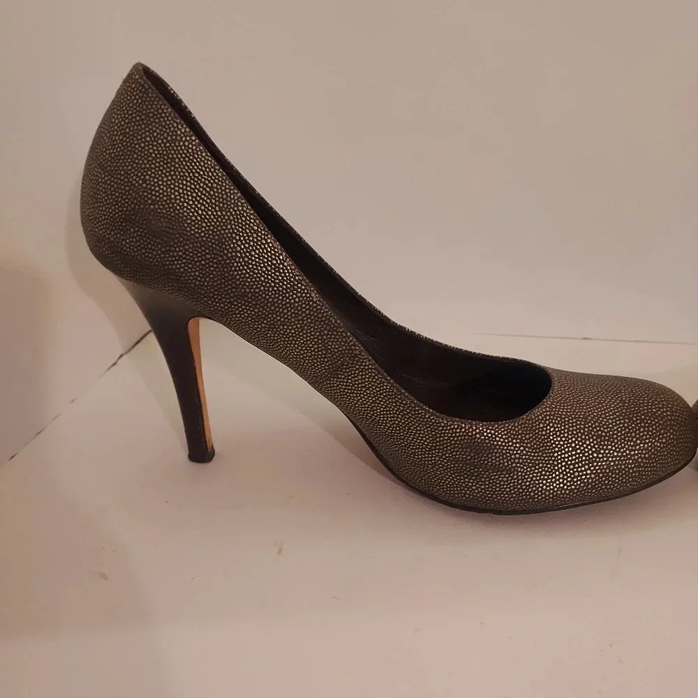 Cole Hann Textured Bronze Metallic Brown NikeAir Round Toe Pumps in Size 8.5 AA